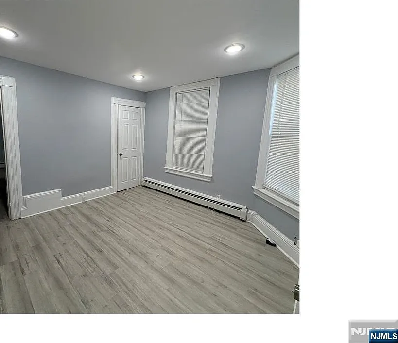 93 Highland St — Photo 2
