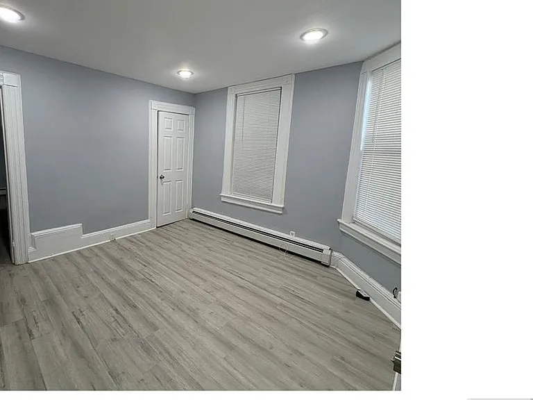 93 Highland St — Photo 2