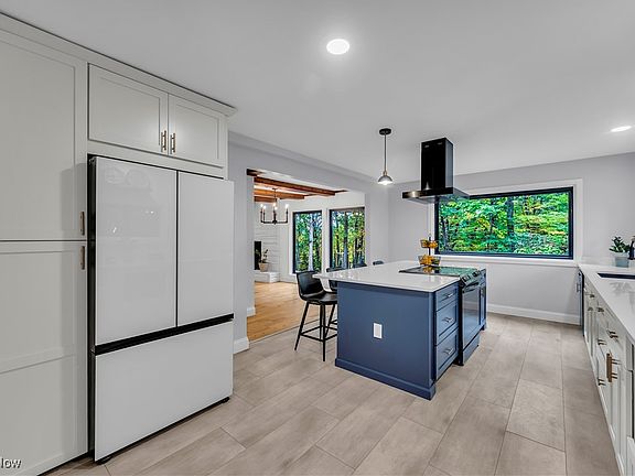 5th image of 29 Skyview Dr
