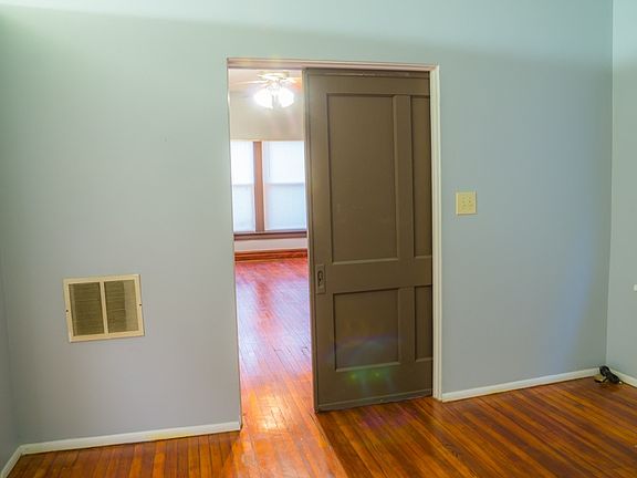 4th image of 3122-3124 Maury Ave