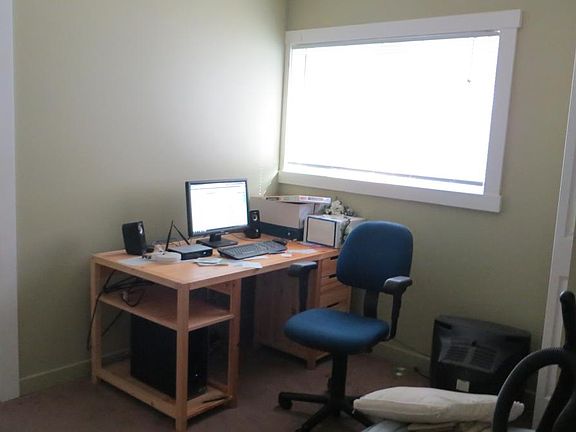 2nd bedroom, ideal for home office, nursery, or kids room