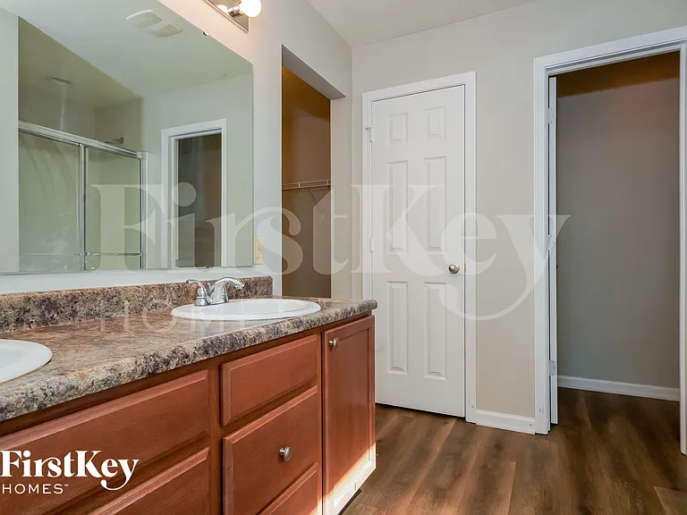 2217 Hampton Dr — Photo 11