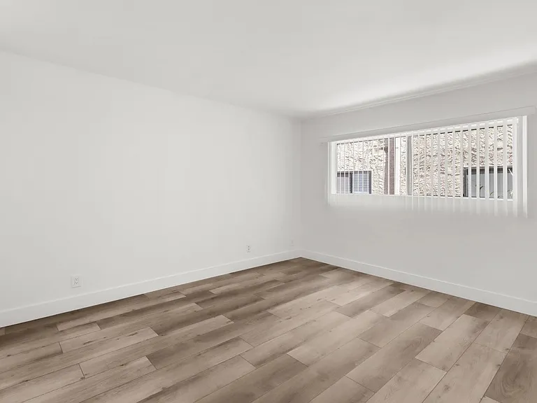 1419 S Bentley Ave #105 — Photo 21