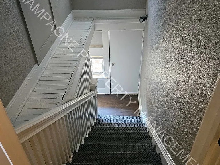 2637 E 29th St — Photo 11
