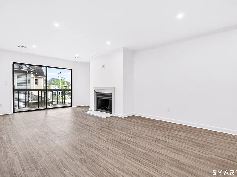 1500 Bedford St #202 — Photo 10