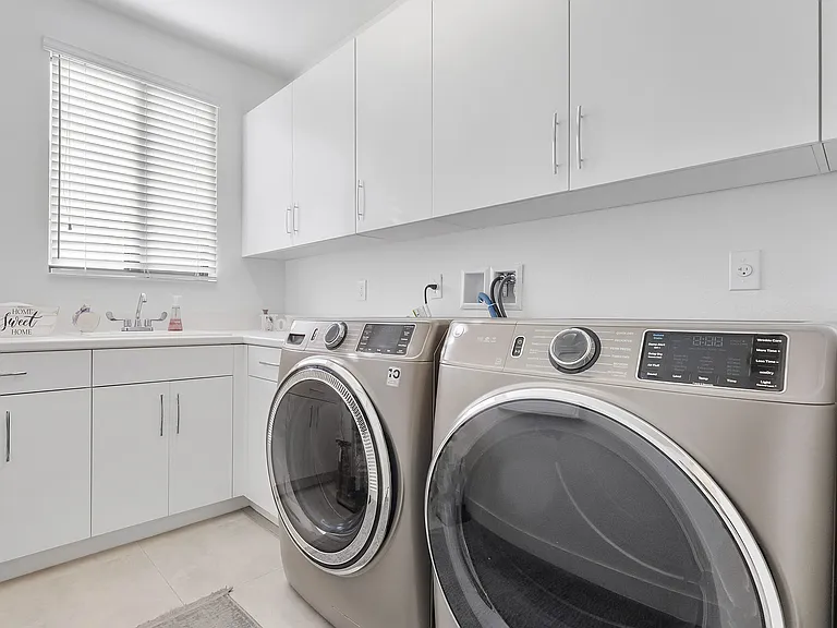10585 Cobalt Ct — Photo 30