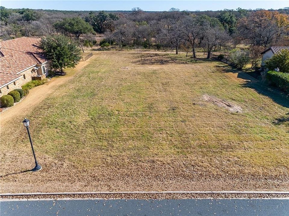 2nd image of 702 Cimarron Hills Trl W