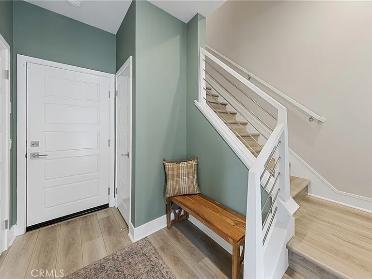 1484 W Sunrise Ln — Photo 5