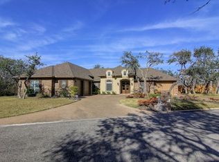 419 Olympic Dr, Rockport, TX 78382