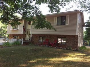 4841 Apache Trl, Columbiaville, MI 48421