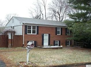 100 Saint Ives Rd, Charlottesville, VA 22911