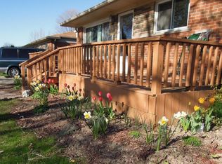 32166 Kelly Rd, Roseville, MI 48066