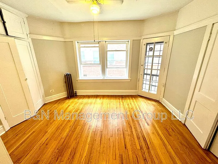 1055 W Dakin St #1 — Photo 1