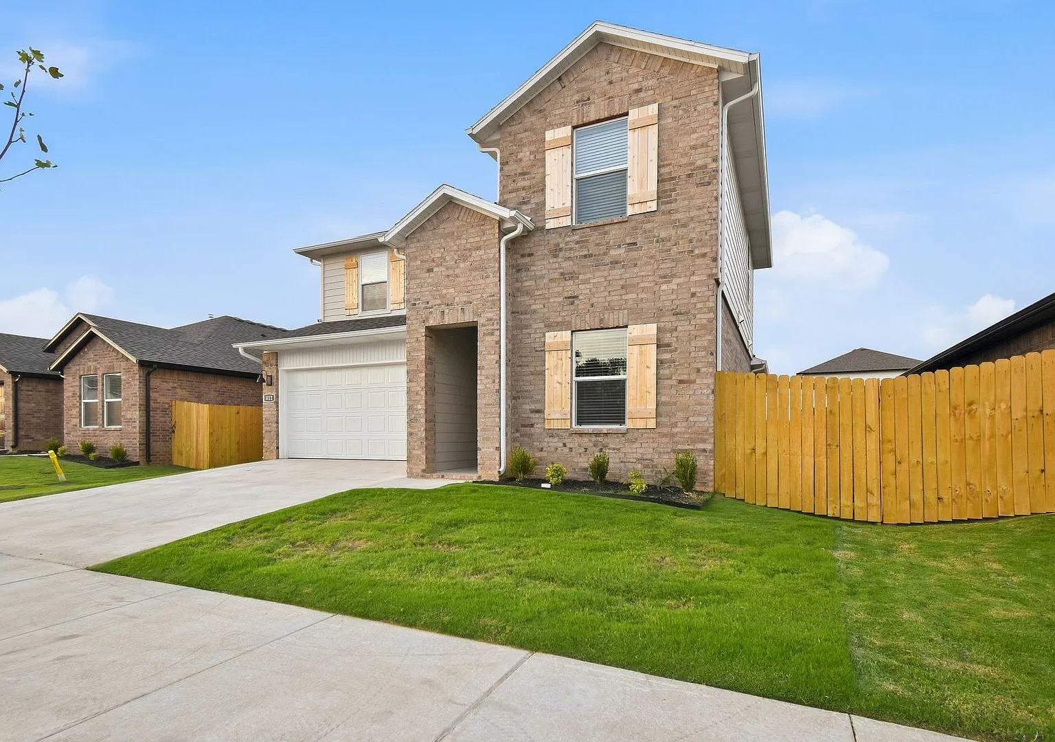 BrandNew 4 Bed / 3 Bath Home with Modern Finishes & Fenced Yard — Photo 2