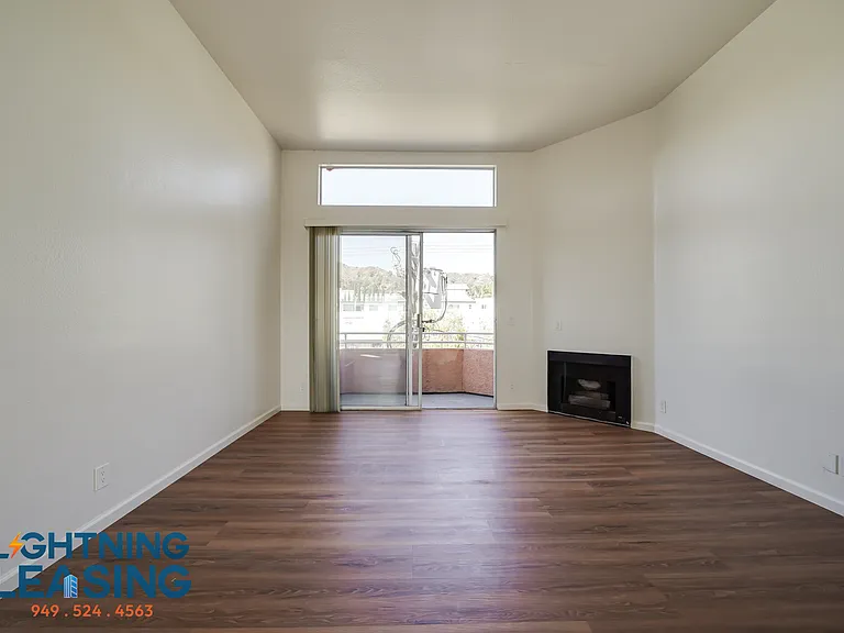 7370 Hawthorn Ave #305 — Photo 3