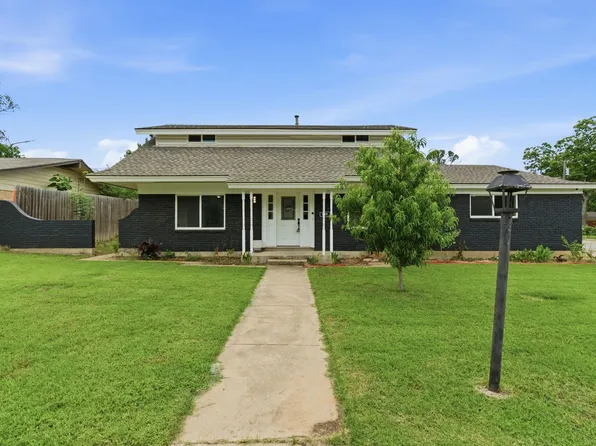 1900 Charleston Dr, Bedford, TX 76022