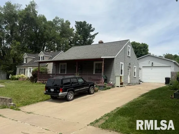 805 Spring St, Washington, IL 61571