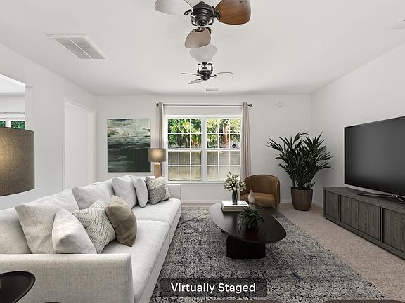 4th image of 212 Island Green Rd