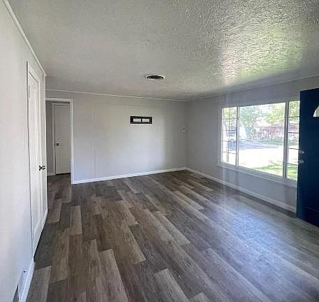 3rd image of 832 Elmira Street