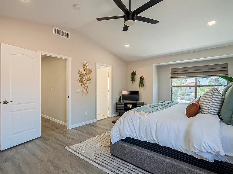 1078 S Riata St — Photo 34