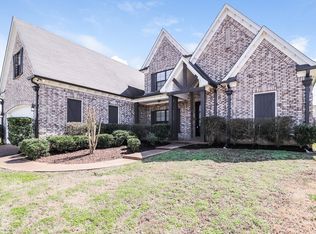 30 Whispering Creek Dr, Oakland, TN 38060