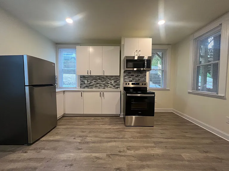 2217 Spring St #1 — Photo 8