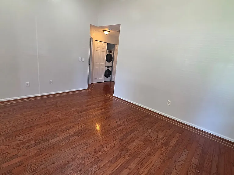 1216 Halls Chance Ln — Photo 5