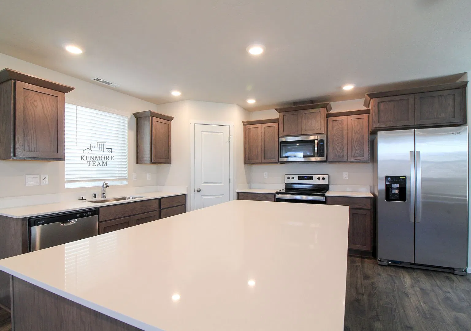 4 Bedroom, 2.5 Bath Home in Kennewick — Photo 2