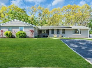 31 Peak Street, Ronkonkoma, NY 11779