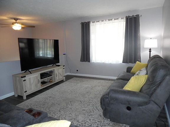3rd image of 125 Brant Dr