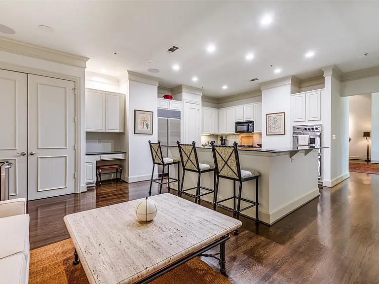 3535 Gillespie St #604 — Photo 9