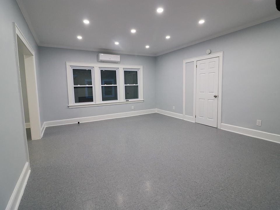 Entrance to the living room