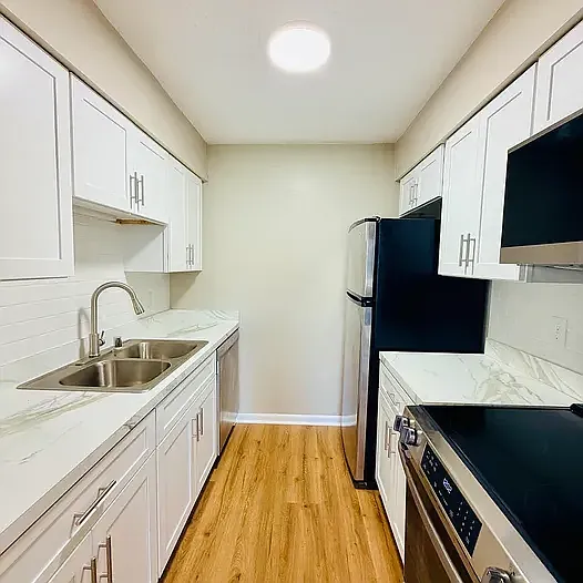 1 bed, 800 sqft, $1,300 — Photo 2