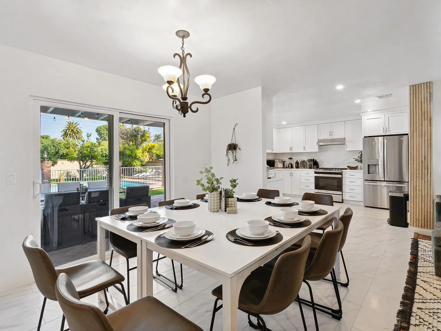 4 bed, 4.5 bath, 2800 sqft, $9,500 — Photo 4