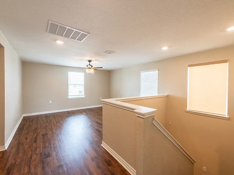 5526 Castle Brook Dr — Photo 19