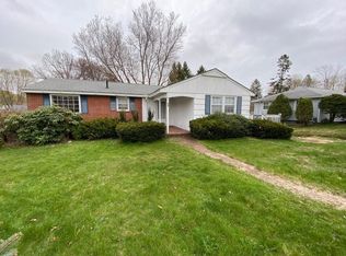 88 Draper St, Lowell, MA 01852