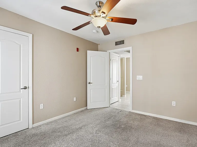 1081 W 1st St #10 — Photo 11