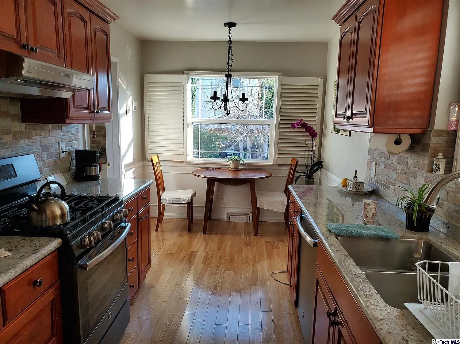 3 bed, 1700 sqft, $4,900 — Photo 4