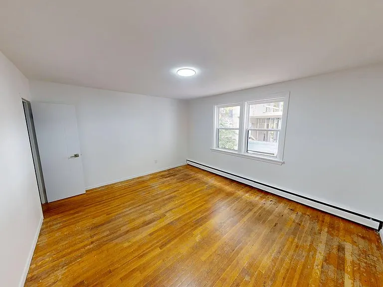 1143 Queen St #32 — Photo 17