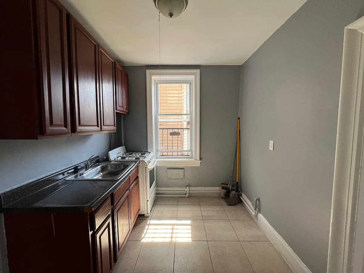 Building Photo - 662 Avenue A #8E
