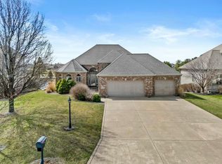 10330 Doubletree Dr S, Winfield, IN 46307