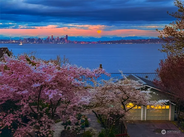 4008 Rockaway Beach Road NE, Bainbridge Island, WA 98110
