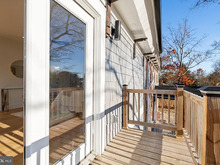 6218 Suitland Rd — Photo 27