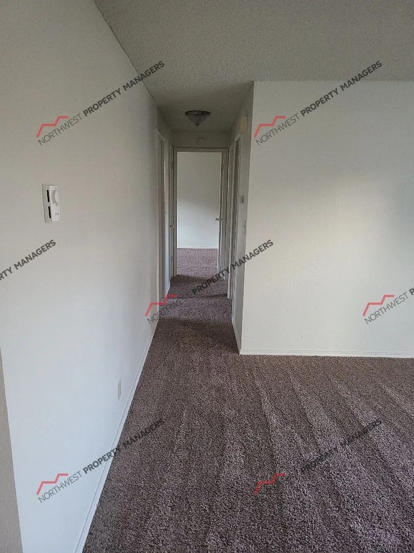 r45b Shannon Village Apts. — Photo 2