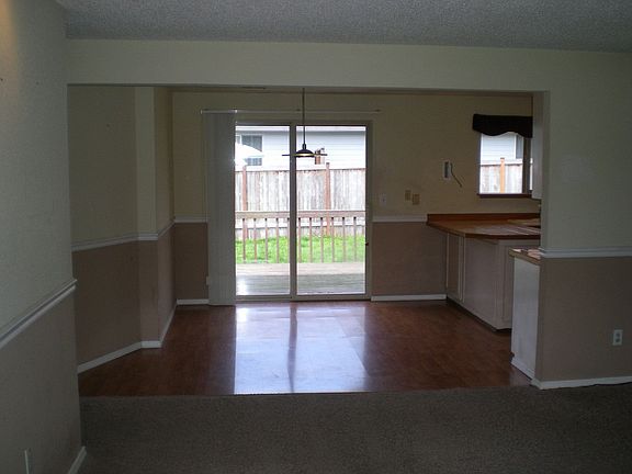 3rd image of 1616 127th Ave NE
