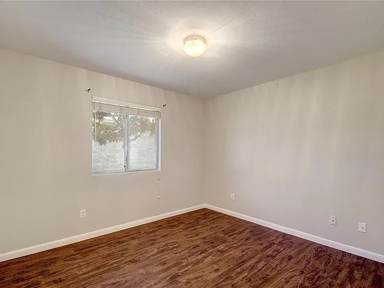 7509 Spivey Dr — Photo 17