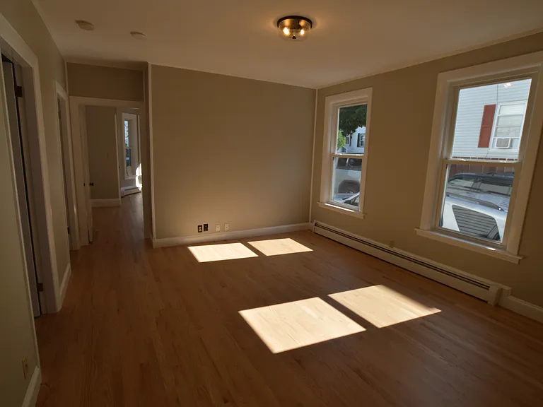 14 Roundy St #1 — Photo 5