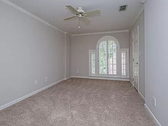 4th image of 8 Conifer Sq