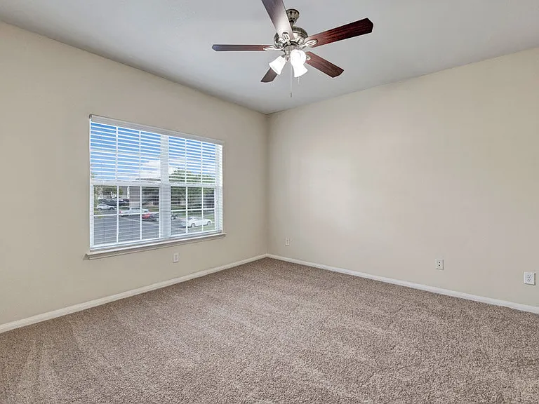 Riviera Apartments — Photo 23
