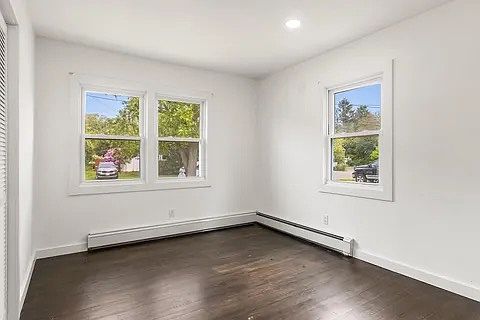 4th image of 18 W Parkview Dr #1